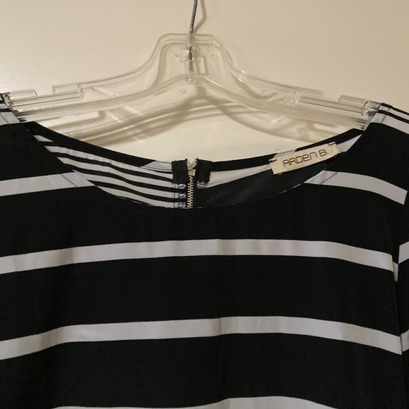 Arden B Tunic Top - Picture 2 of 5